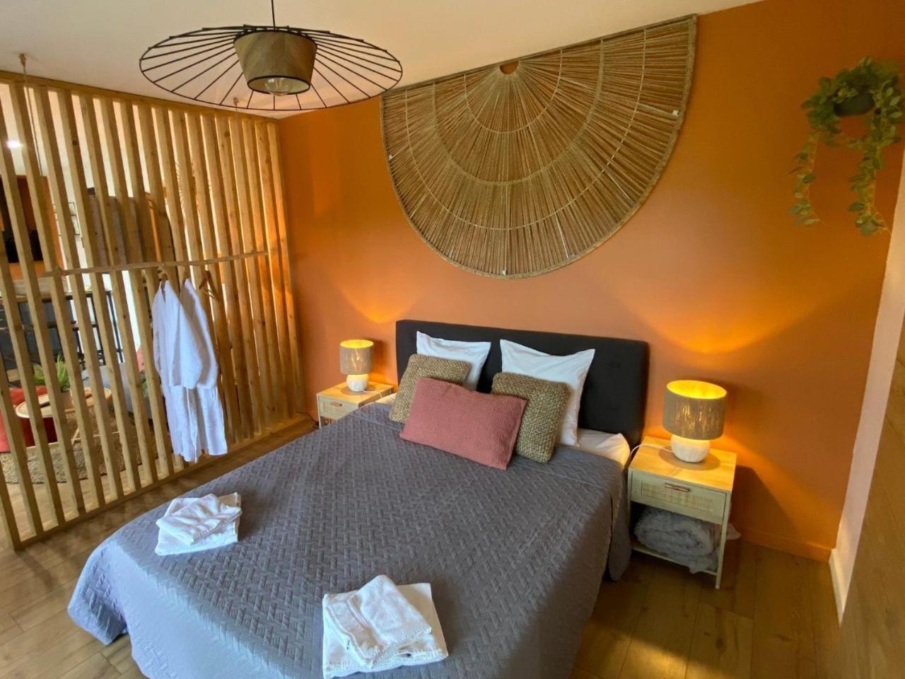Les Cabanes Du Lac - Spa - Petit Dejeune - Cabane Du Frene & Cabane Du Chene Premium Sevignacq Zimmer foto